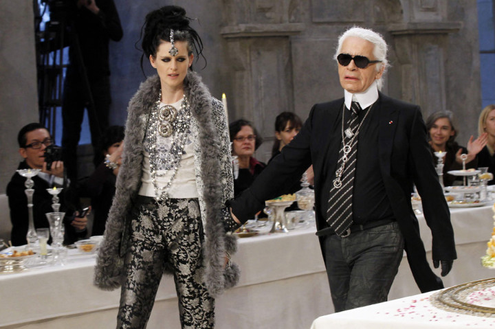 Tennant masuk ke dunia mode pada 1990-an, dan kemudian menjadi wajah baru Chanel serta menghiasi sampul majalah mode di seluruh dunia. 