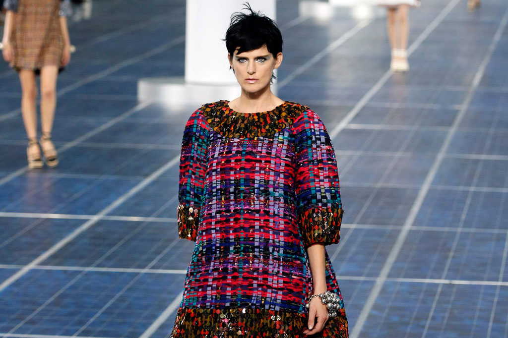 Tennant lahir di dalam keluarga bangsawan Skotlandia. Dia merupakan cucu Deborah Mitford, Duchess of Devonshire, yang meninggal pada 2014. Dia menikah dengan fotografer Prancis yang menjadi ahli osteopati David Lasnet dan pasangan itu memiliki empat anak.