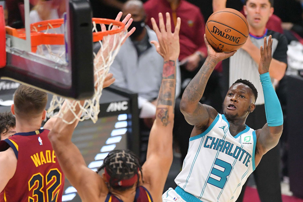 Sementara pemain Charlotte, Terry Rozier menjaringkan 10 tembakan tiga poin yang mewarnai 42 poin yang dicetaknya dalam pertandingan tersebut, dengan 36 di antaranya tercipta pada paruh kedua. Pemain asli Ohio itu rata-rata mencetak 32,5 poin dalam dua pertandingan di Cleveland musim lalu.