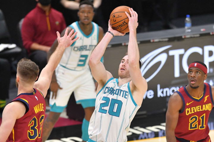 Gordon Hayward mencetak 28 poin dalam pertandingan pertamanya sejak mengalami patah tulang jari pada tangan kanannya saat pertandingan pramusim melawan Toronto 14 Desember lalu.