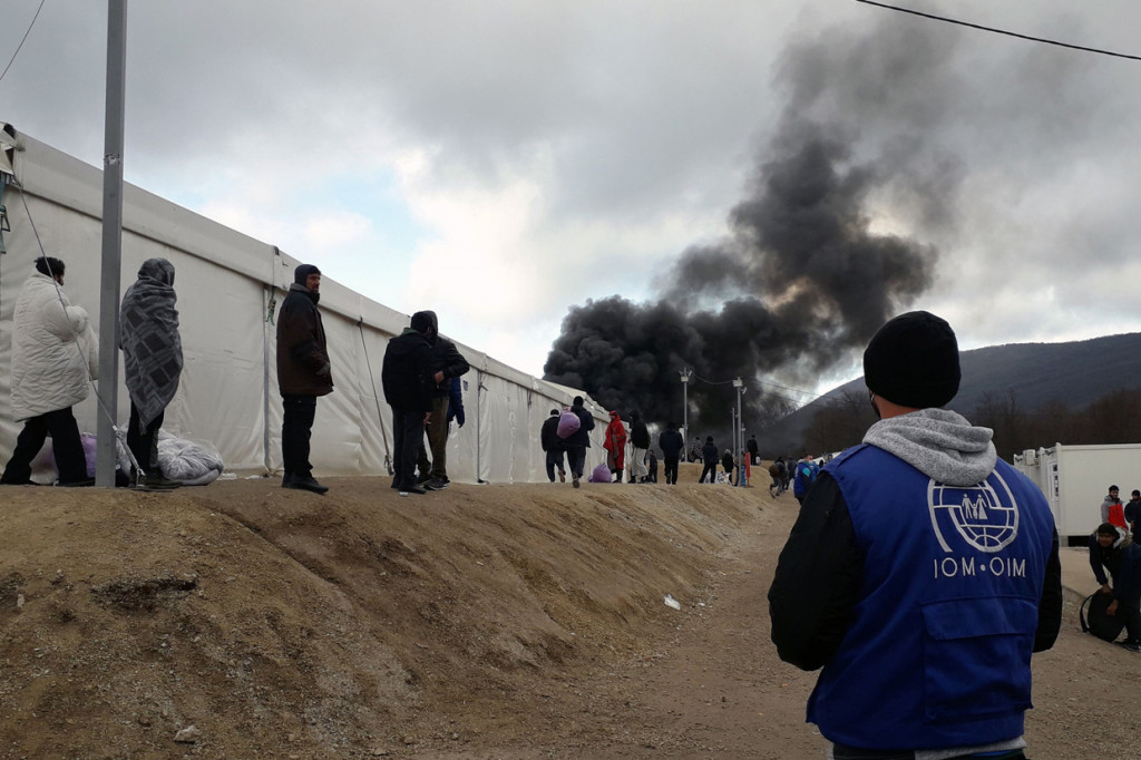 Tidak ada korban jiwa pada insiden ini, tetapi infrastruktur pengungsi itu hancur. 