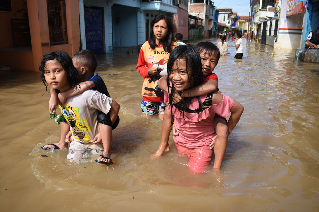 Banjir Rendam Dayeuhkolot-Baleendah Bandung - Medcom.id