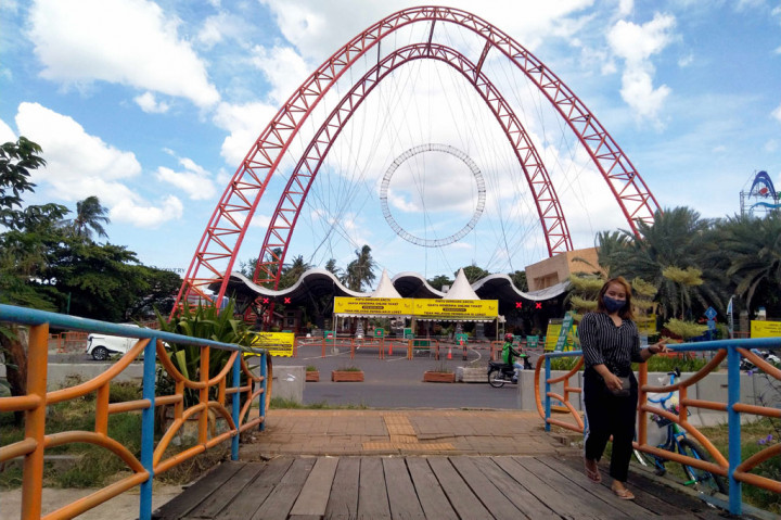 Direktur Utama PT Taman Impian Jaya Ancol Teuku Sahir Syahali menyatakan seluruh unit rekreasi seperti pantai, Dunia Fantasi, Sea World Ancol, Ocean Dream Samudra, Pasar Seni, Allianz Ecopark, serta seluruh mitra wahana dan restoran tidak beroperasi.