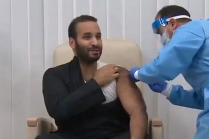 Ia mengatakan Pangeran Mohammed juga memberikan arahan agar warga diberi layanan terbaik terkait vaksinasi. Vaksin akan diberikan secara gratis ke seluruh wilayah Arab Saudi.