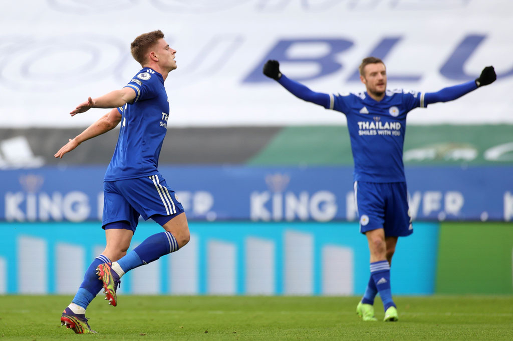 Leicester kemudian menyamakan kedudukan pada menit ke-31. Gol dicetak oleh Harvey Barnes lewat tembakan keras dari luar kotak penalti untuk menaklukkan kiper David de Gea. Skor 1-1 bertahan hingga turun minum.
