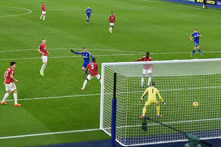Namun enam menit kemudian striker timnas Inggris Jamie Vardy berhasil menjebol gawang de Gea untuk memaksa hasil imbang menjadi 2-2.