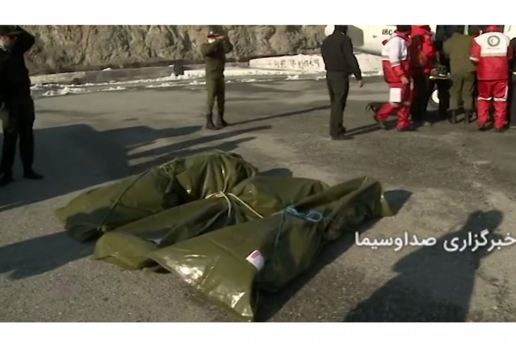 TV pemerintah Iran melaporkan, beberapa pendaki masih belum ditemukan sejak Jumat, 25 Desember 2020, ketika dua kematian dilaporkan dan jumlah yang dilaporkan hilang telah meningkat karena keluarga yang bersangkutan menghubungi pihak berwenang.