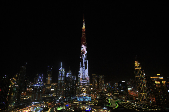 Malam penganugerahaan diadakan di Dubai, Uni Emirat Arab, Minggu, 27 Desember 2020.