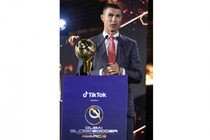 Ronaldo meraih banyak trofi termasuk lima Liga Champions, tiga Liga Inggris, dua Liga Spanyol, dua Liga Italia, serta juara Euro 2016 dan UEFA Nations League 2019 bersama timnas Portugal.
