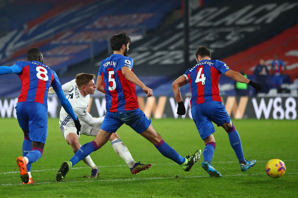 Gol itu membuat Leicester kian bernafsu menyerang. Dan kerja keras mereka membuahkan hasil pada menit ke-83 saat Harvey Barnes melakukan aksi individual menawan di tepian kotak penalti sebelum melepaskan tembakan mendatar ke pojok kanan bawah gawang tak terjangkau Guaita.