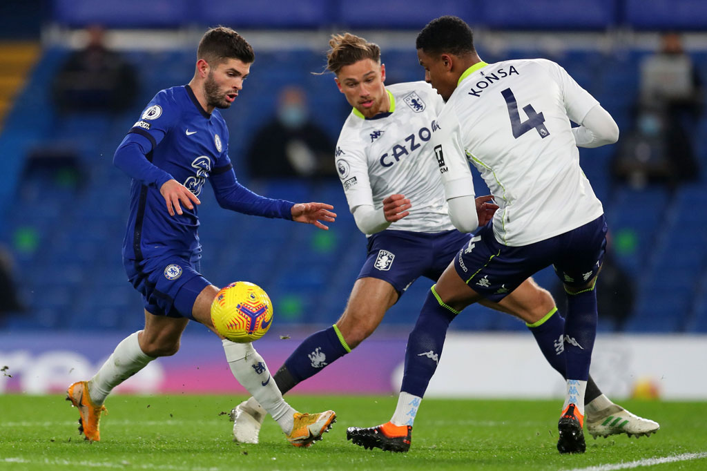 Kedua tim tampil terbuka sejak awal laga. Tim tamu berpeluang unggul terlebih dahulu lewat tembakan melengkung Jack Grealish. Sayang bola masih bisa dimentahkan kiper Edouard Mendy. Sementara Christian Pulisic yang mampu menerobos pertahanan Villa, gagal menyelesaikan pergerakannya dengan sepakan sempurna.