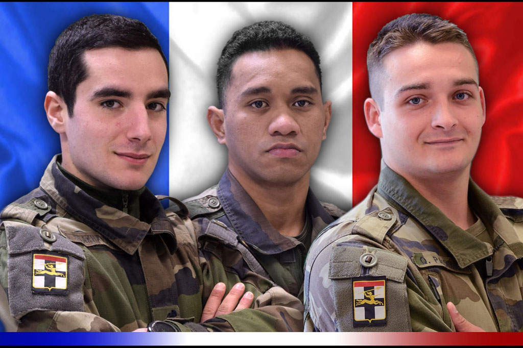 Foto yang dirilis Kementerian Pertahanan Prancis pada 28 Desember 2020 menunjukkan tentara Prancis (dari Kiri) Dorian Issakhanian, Tanerii Mauri dan Quentin Pauchet, yang tewas dalam operasi di wilayah Hombori, Mali.