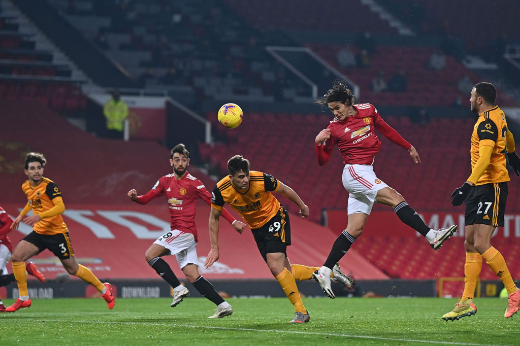 Memasuki babak kedua Setan Merah membangun serangan lebih efisien. Dan pada menit ke-70 Edinson Cavani berhasil melesakkan bola ke dalam gawang Wolverhampton. Namun gol itu dianulir karena 'offside'.