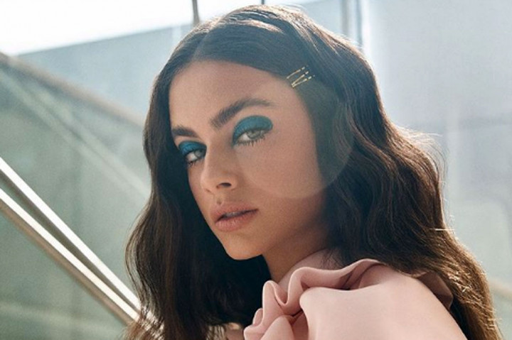 Shelbia, yang saat ini melakukan wajib militernya di Angkatan Udara Israel (IAF), telah muncul sebagai model dai brand perawatan kecantikan KKW Beauty milik Kim Kardashian pada 2018.