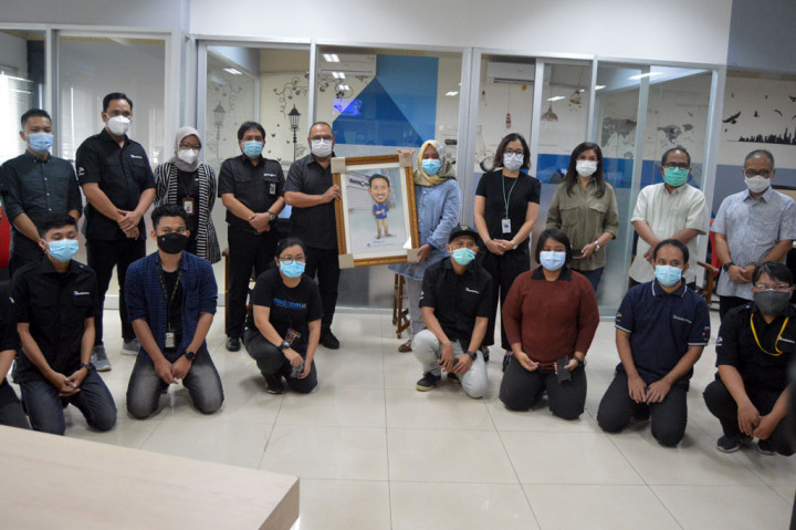 Sosok Ilham Wibowo hingga akhir hayatnya tetap menginspirasi jajaran Medcom.id. Ilham tetap memberikan manfaat sebelum meninggal. Bahkan saat masa kritis, Ilham masih sempat membuat berita sebagai bentuk tanggung jawabnya sebagai seorang jurnalis.