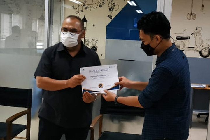 Penghargaan diberikan kepada 10 jurnalis Medcom.id yang sebelumnya meraih gelar juara di berbagai ajang maupun lomba. Ke-10 jurnalis Medcom.id tersebut adalah Ilham Pratama Putra, Juara I Jurnalis Terbaik Kategori Media Online pada Anugerah Jurnalis dan Media Pendidikan Tinggi (Dikti) Kementerian Pendidikan dan Kebudayaan (Kemendikbud) 2020; Whisnu Mardiansyah, Juara 2 Lomba Indonesia Periksa Fakta Masyarakat Anti Fitnah Indonesia (Mafindo) 2020.