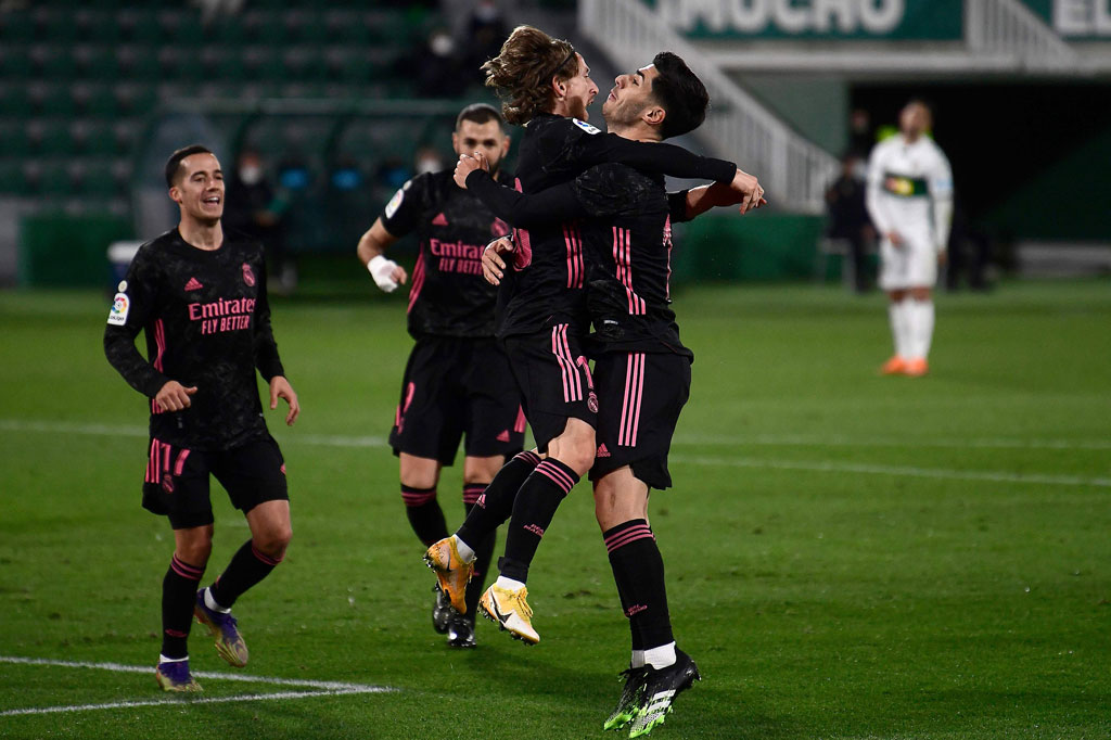 Bermain di kandang lawan, Madrid menguasai jalannya pertandingan dari awal laga. Terus menyerang, Los Blancos akhirnya berhasil membuka skor pada menit ke-20 lewat Luka Modric yang menyambar bola muntah hasil tendangan Asensio yang ditepis Edgar Badia.