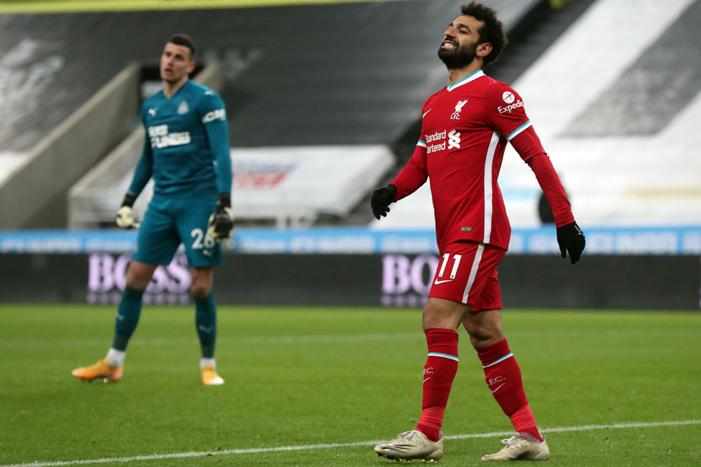 Dua menit menjelang bubaran Darlow memastikan gawang Newcastle tetap tak tersentuh dengan melakukan dua penyelamatan secara beruntun, yang diawali sepak pojok dengan mementahkan sundulan Firmino lagi dan menghalau bola yang hampir mengarah kepada Salah.