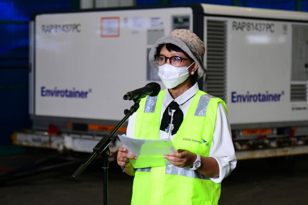 Dengan pengiriman tahap kedua tersebut, artinya menurut Retno, sudah ada 3 juta vaksin Sinovac ada di Indonesia.