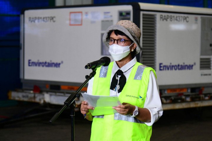 Dengan pengiriman tahap kedua tersebut, artinya menurut Retno, sudah ada 3 juta vaksin Sinovac ada di Indonesia.