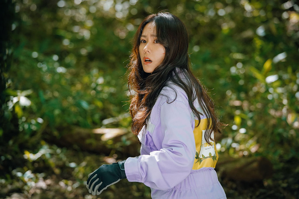 Sebelumnya, media Dispatch melaporkan hubungan asmara Hyun Bin dan Ye-jin selama delapan bulan terakhir setelah syuting drama populer mereka 'Crash Landing on You' berakhir. Namun kabar ini sempat dibantah keduanya.