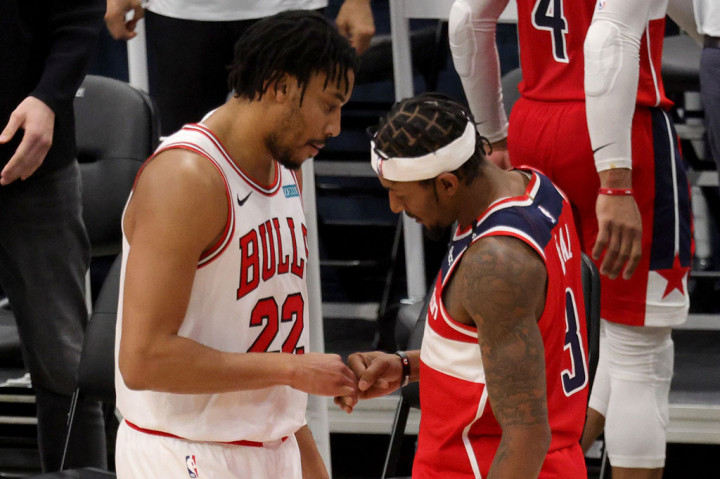Chicago Bulls memenangi laga penghujung tahun liga bola basket Amerika atau NBA, Jumat, 1 Januari 2021 WIB. Bertandang ke Washington, Bulls menang atas tuan rumah Washington Wizards dengan skor 133 - 130.