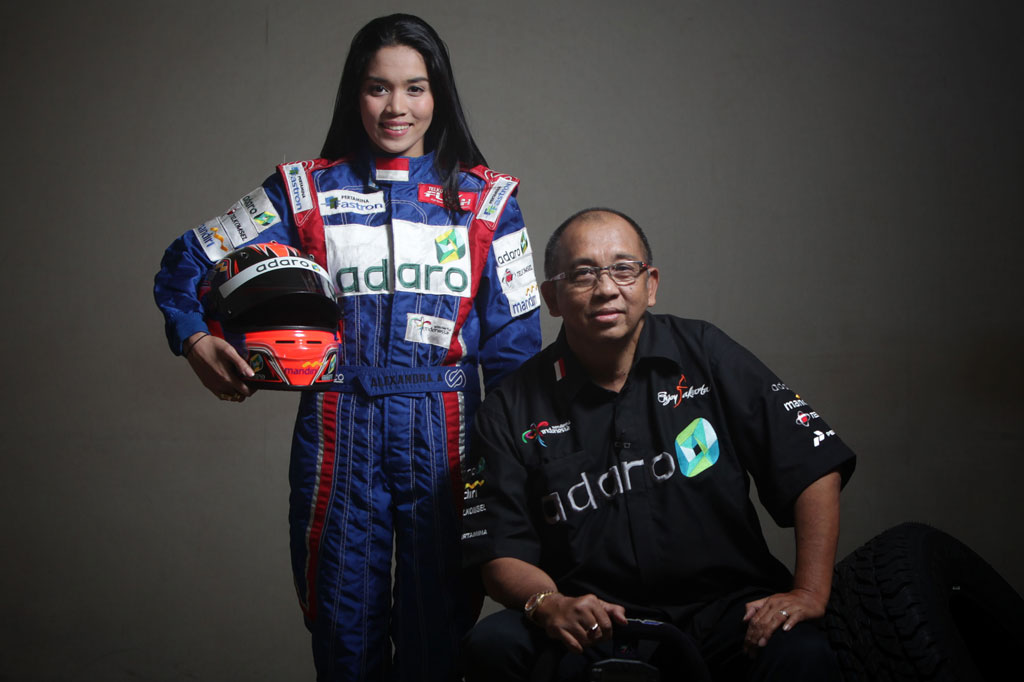 Meninggalnya ayah dari pembalap putri Alexandra Asmasoebrata itu menambah daftar panjang tokoh otomotif Indonesia yang berpulang setelah sebelumnya Helmy Sungkar yang merupakan ayah dari pembalap Rifat dan Rizal Sungkar.