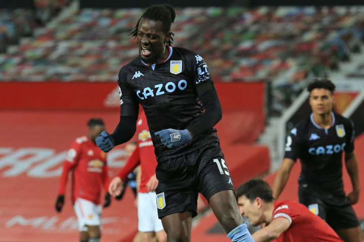 Bertrand Traore meluapkan kegembiraannya usai mencetak gol penyama bagi timnya.