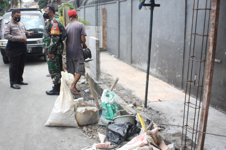 Pos 3 pilar di dekat markas eks FPI Petamburan tersebut nantinya akan dijadikan titik pengamanan TNI, Polri, dan Pemda DKI Jakarta.