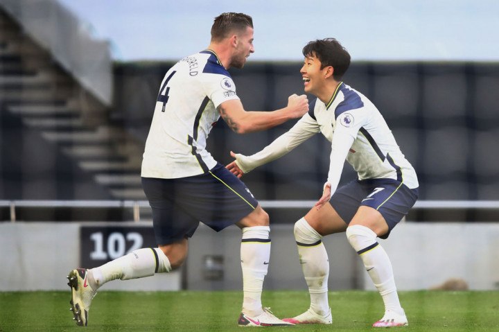 Lima menit babak kedua berjalan, Tottenham memperbesar keunggulan menjadi 3-0 lewat sundulan Toby Alderweireld menyambut sepak pojok Son.