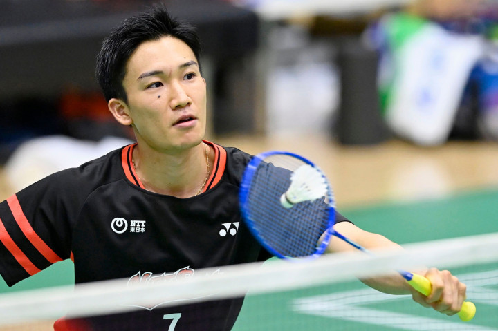 Mereka kemudian menjalani tes PCR di Bandara Narita sebelum terbang ke Bangkok pada Minggu, 3 Januari 2020, dan hasil tes Momota positif Covid-19.