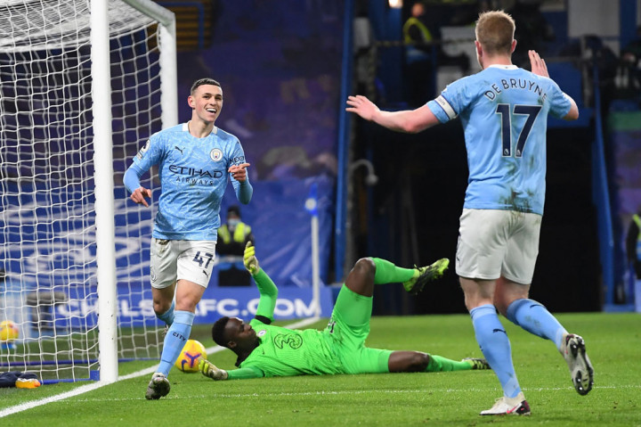 Tiga menit kemudian City menggandakan keunggulan lewat Phil Foden yang menaklukkan Mendy di area tiang dekat setelah menyelesaikan umpan matang Kevin de Bruyne.
