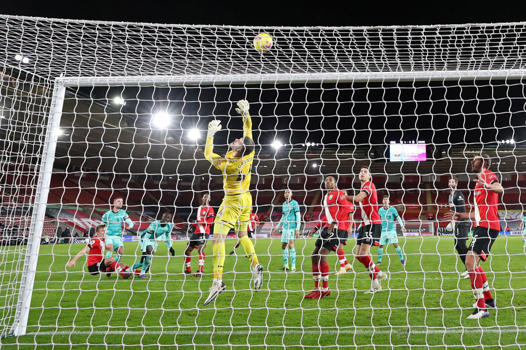 Bahkan, Liverpool harus menunggu hingga menit ke-74 untuk memperoleh tembakan tepat sasaran mereka melalui sepakan Sadio Mane yang sayangnya masih terlalu lemah dan mudah dijinakkan kiper Fraser Forster.