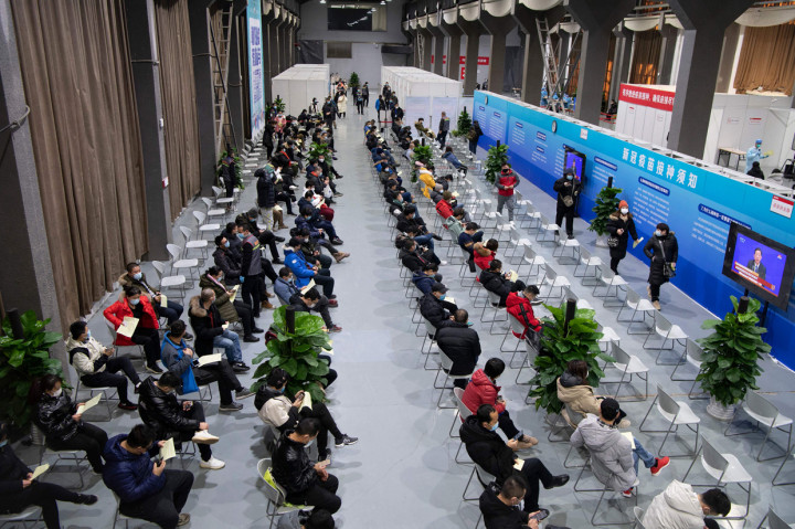 Ibu Kota China, Beijing, juga tengah mengalami kondisi darurat akibat Covid-19. Hal ini memaksa sebagian wilayah di sana untuk menerapkan lockdown. AFP Photo/Greg Baker
