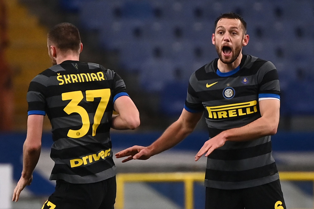 Inter baru bisa memperkecil kekalahan di babak kedua lewat Stefan de Vrij.