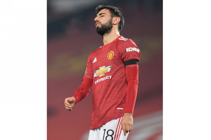 Tuan rumah sempat mengancam lebih dulu melalui sepakan jarak jauh Bruno Fernandes saat laga baru berlangsung sembilan menit. Namun bola berhasil diantisipasi kiper Zack Steffen.