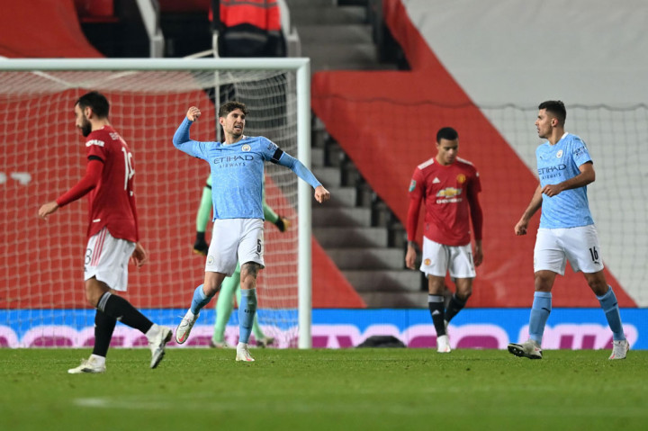 MU tak bisa berbuat banyak untuk mengubah keadaan dan skor 2-0 untuk City bertahan hingga peluit tanda laga usai berbunyi.