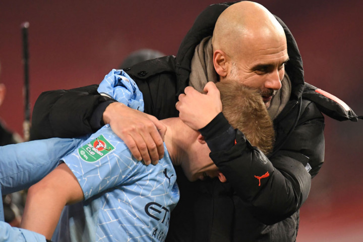 Hasil tersebut sekaligus memastikan langkah The Citizens kembali ke partai final untuk mempertahankan trofi Piala Liga Inggris mereka.