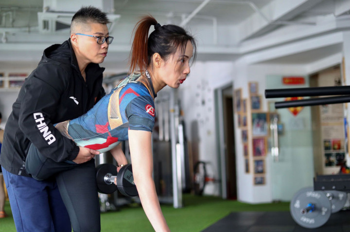Gui Yuna berlinang air mata saat menceritakan peristiwa hilangnya kaki kanannya akibat kecelakaan di jalan raya saat berusia tujuh tahun. Dia juga bercerita bagaimana pedihnya saat mendapat rundungan dari teman-teman sekolah dan para pengganggu sekolah menendang tongkatnya untuk membuatnya jatuh.