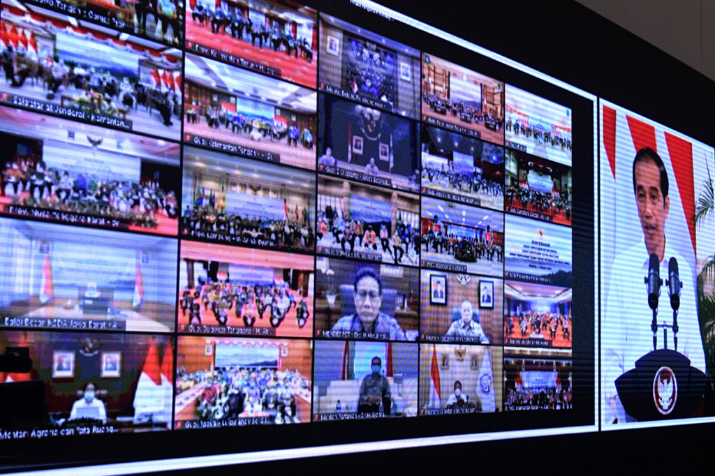 Penyerahan dilakukan kepada 30 perwakilan penerima yang hadir terbatas di Istana Negara, Jakarta, Kamis, 7 Januari 2020, dan kepada penerima lainnya yang mengikuti acara secara virtual di 30 provinsi.