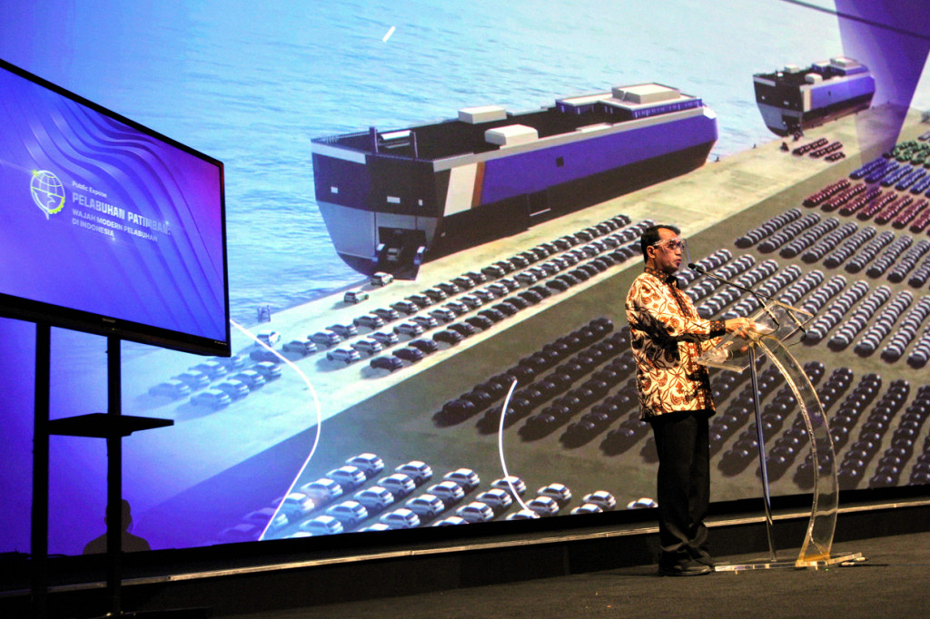 Pada fase pertama ini, Pelabuhan Patimban sudah siap melayani peti kemas 3,75 juta TEUs.