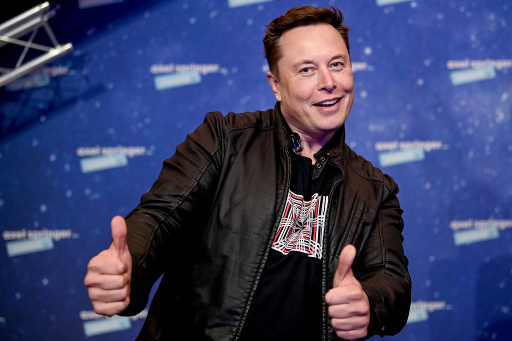 Saham Tesla melonjak 5,9 persen menjadi USD800,43 dalam perdagangan pagi, mengangkat kapitalisasi pasar perusahaan di atas USD750 miliar.