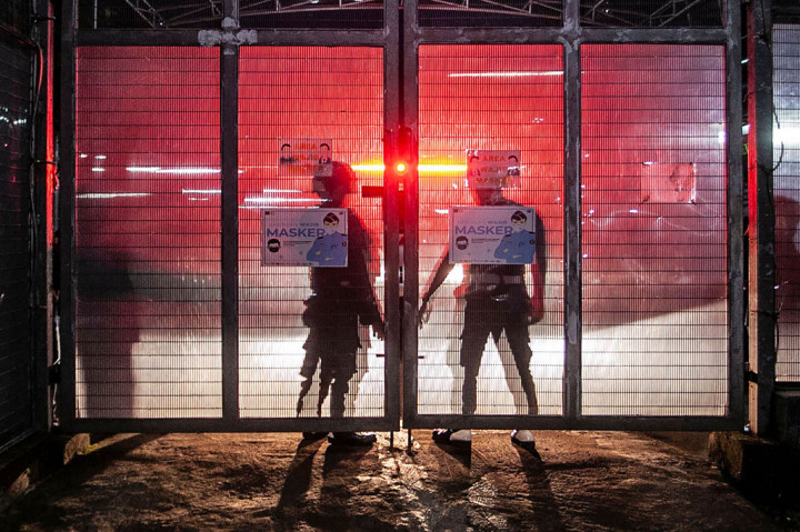 Dalam iring-iringan kendaraan yang didahului dengan mobil ambulance, kendaraan yang ditumpangi oleh Abu Bakar Ba'asyir berada di urutan dua dari lima kendaraan. Dari rangkaian kendaraan tersebut tak nampak mobil kepolisian.