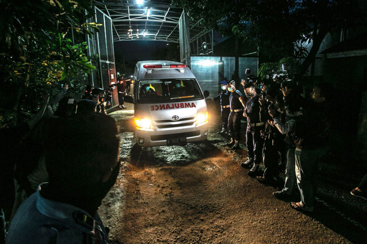 Saat ini rombongan Ba'asyir tengah melakukan perjalanan darat menuju kediaman di Pondok Pesantren Al-Mukmin Ngruki Sukoharjo, Jateng. Rombongan tersebut mendapat pengawalan dari Densus 88 Antiteror Mabes Polri dan Badan Nasional Penanggulangan Terorisme (BNPT).