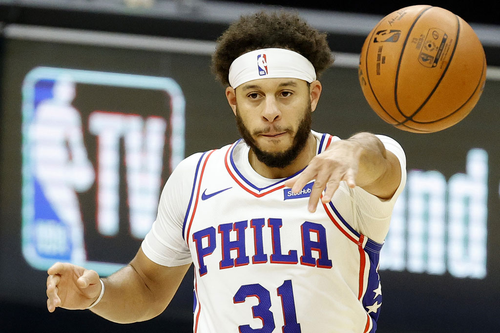 Guard Philadelphia 76ers Seth Curry dinyatakan positif covid-19 pada Kamis, 7 Januari 2021. Hal ini mendorong tim untuk bermalam di New York setelah mereka kalah dari Brooklyn Nets dalam pertandingan NBA.