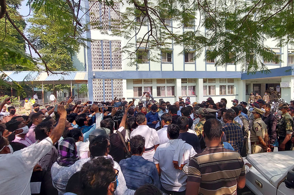 Ke-10 bayi yang meninggal berusia antara beberapa hari hingga tiga bulan. 