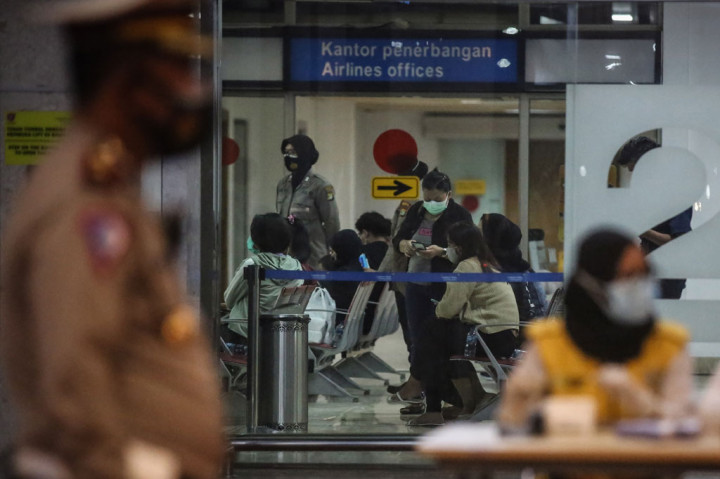 Suasana Posko krisis center pesawat Sriwijaya Air SJ 182 di Terminal 2D, Bandara Soekarno Hatta, Tenggerang, Banten, 9 Januari 2021. 