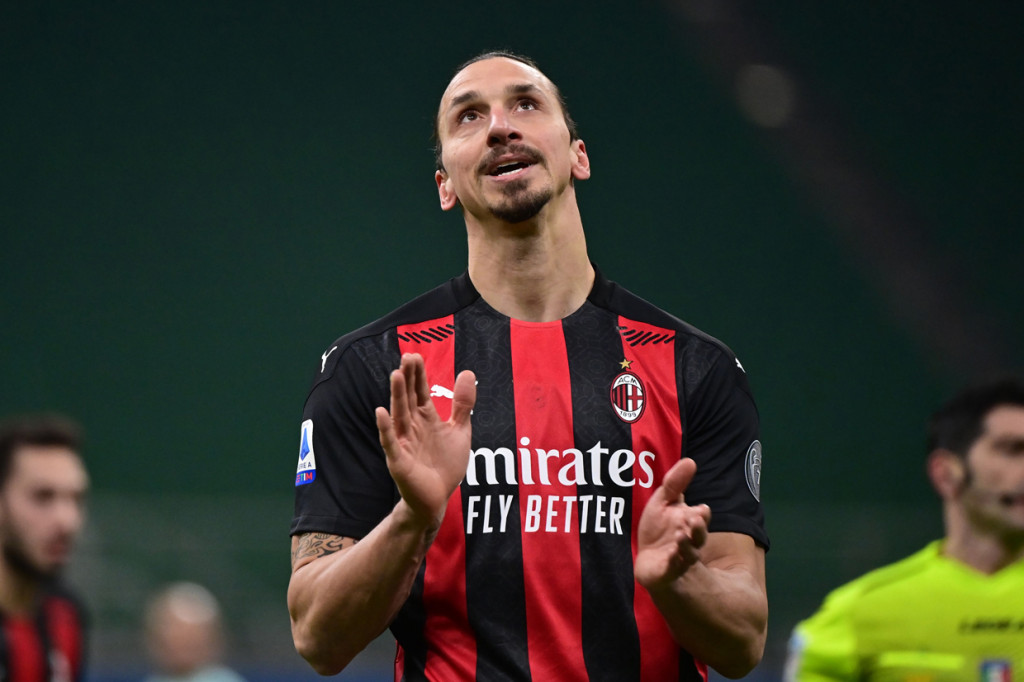 Kemenangan Milan tersebut turut diwarnai comeback Zlatan Ibrahimovic. Bintang top Swedia itu merumput lagi setelah absen selama tiga pekan akibat cedera betis.
