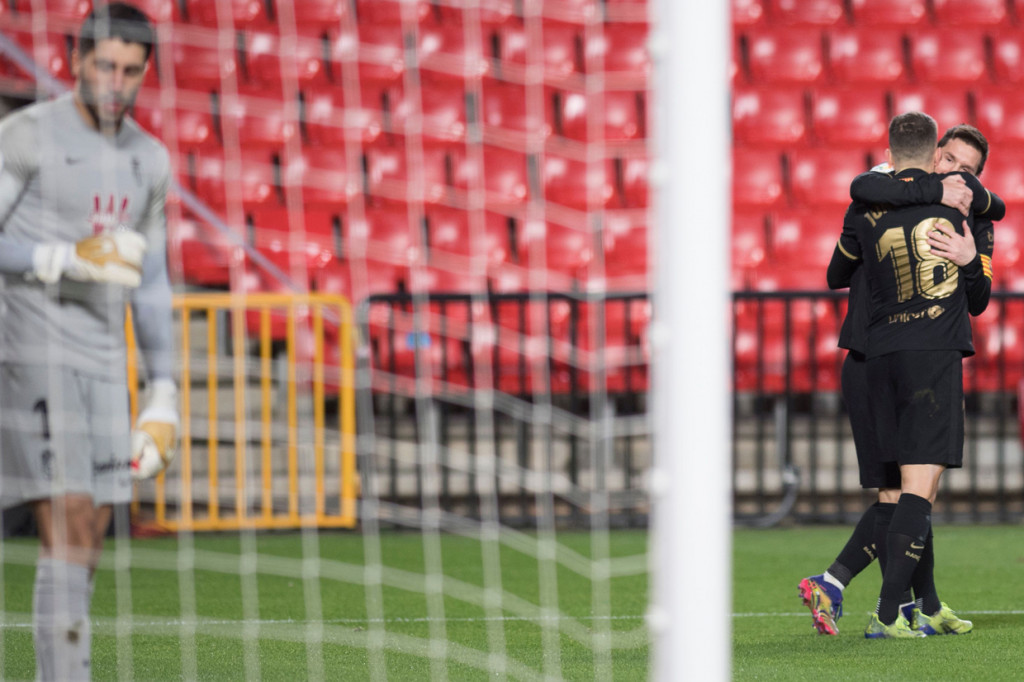 Blaugrana mencetak gol tambahan ke gawang tuan rumah lewat tendangan Lionel Messi pada menit ke-35.