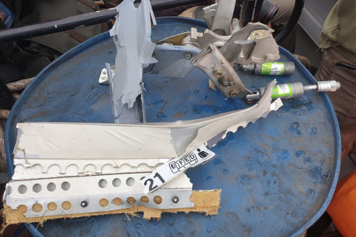 Untuk membantu pencarian Sriwijaya AIR SJ 182, TNI AL mengerahkan puluhan KRI dan pasukan khusus.